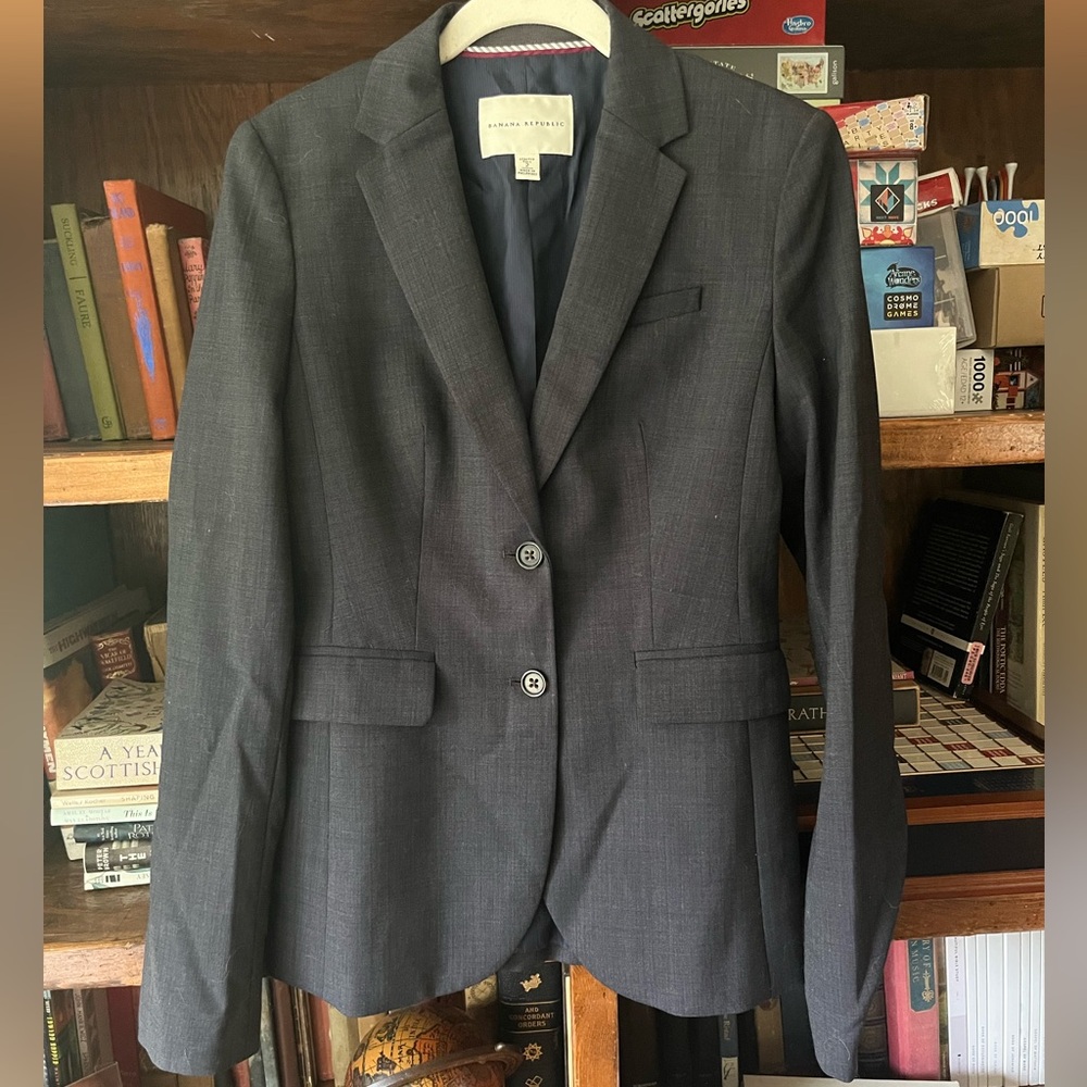 Navy Blue women’s blazer, size 2, banana republic